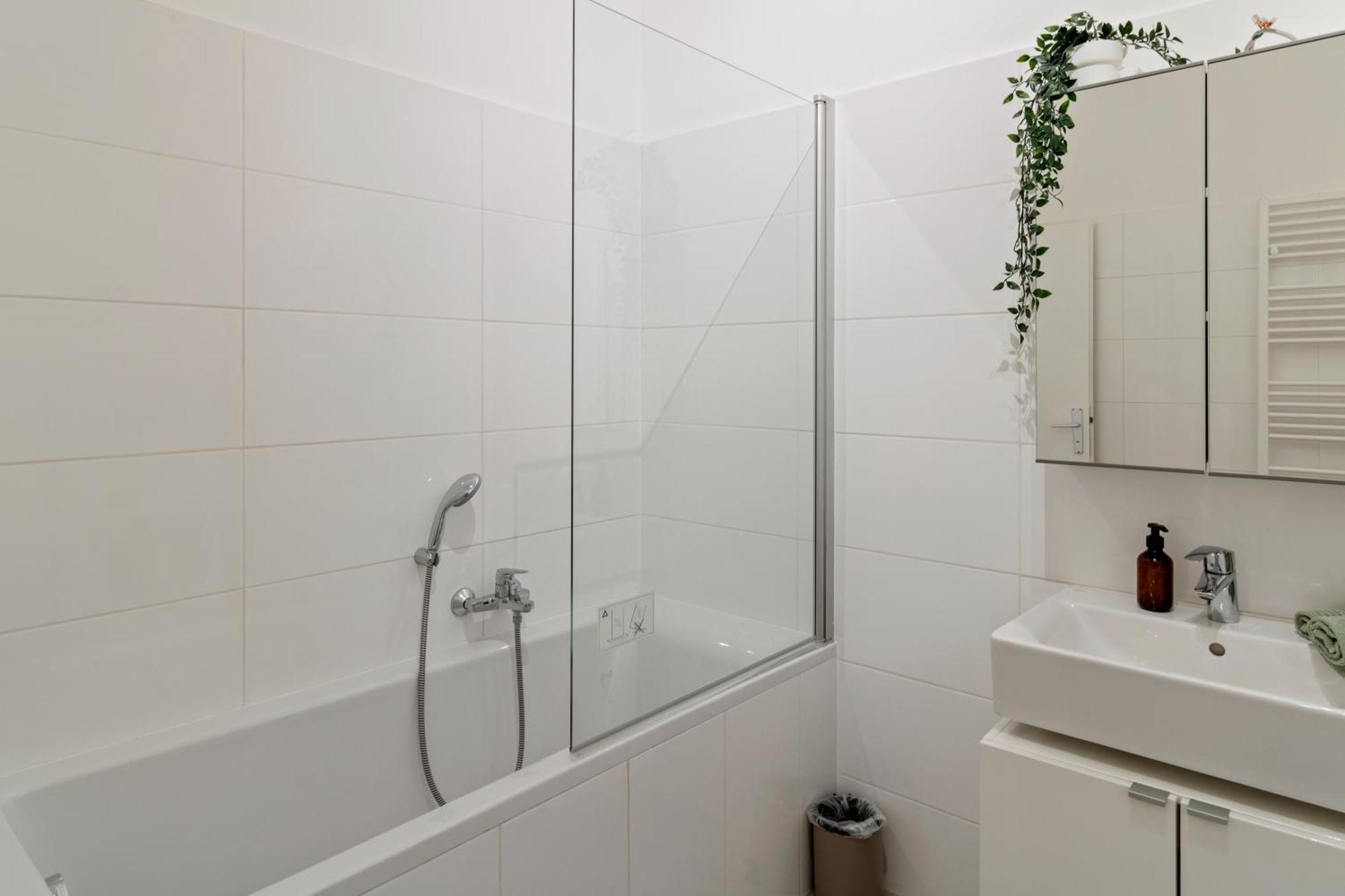 Three Bedrooms - 69 M² - 4 Min To U4 Metro Station Βιέννη Εξωτερικό φωτογραφία